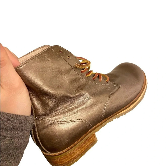 Gee Wawa Bronze Leather  Boots Size 6.5 Women's - Picture 9 of 10